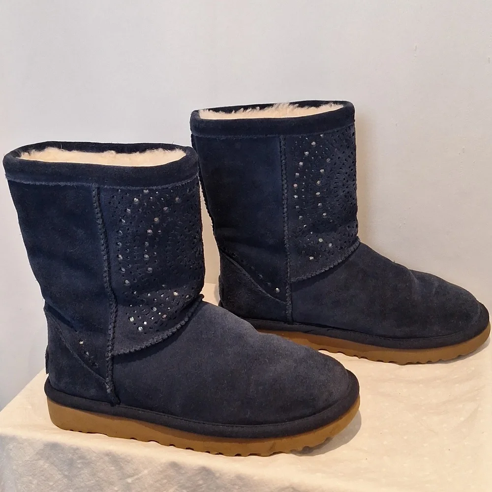 UGG Australia  Classic Short Sunshine Perf Navy Suede Boots Size 7